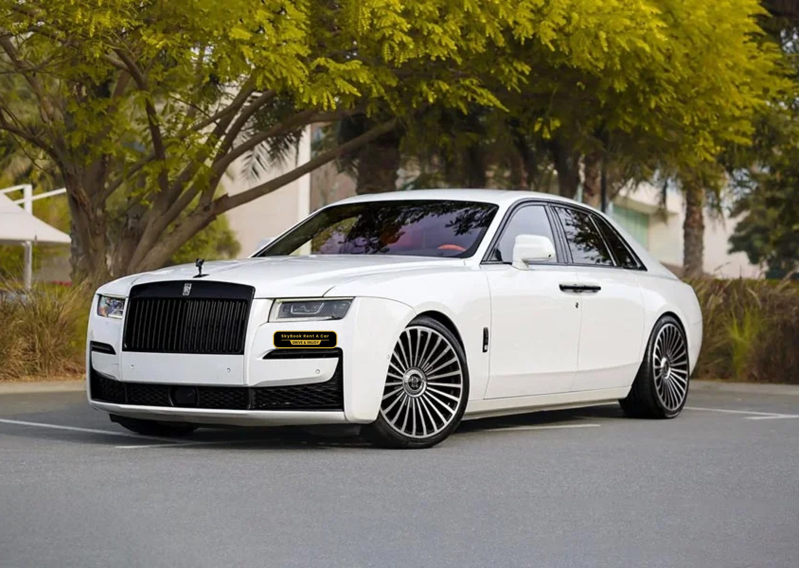 Don’t Miss the Chance to Drive a Rolls-Royce in Dubai